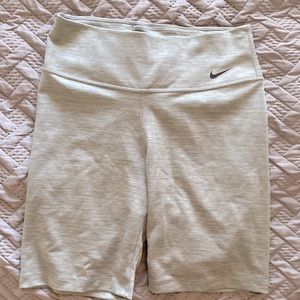 Light gray Nike biker workout shorts! Size medium. Brand new
